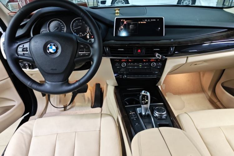 Used BMW X5 2014 xDrive35i Elegant Edition Center Console