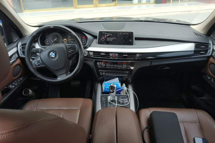 Used BMW X5 2014 xDrive35i Elegant Edition Center Console