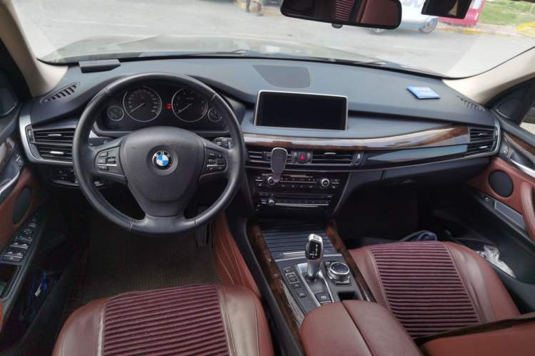 Used BMW X5 2014 xDrive35i Elegant Edition Center Console