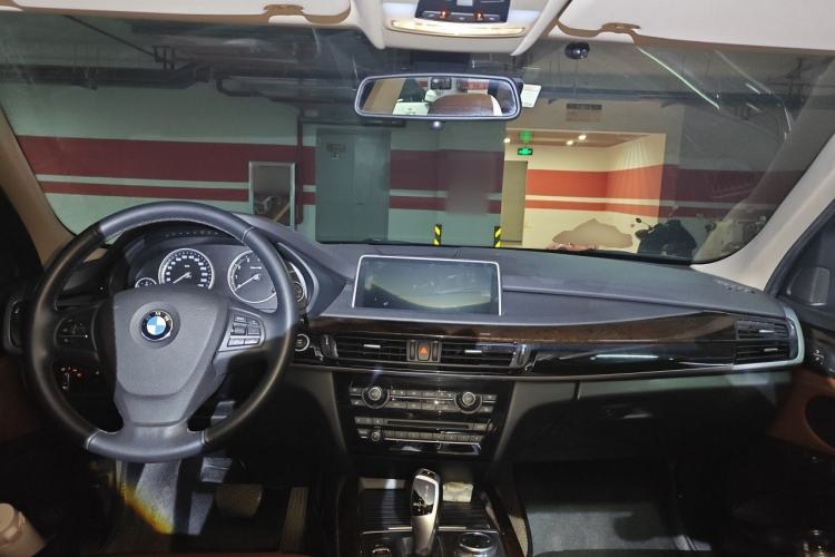 Used BMW X5 2014 xDrive35i Elegant Edition Center Console