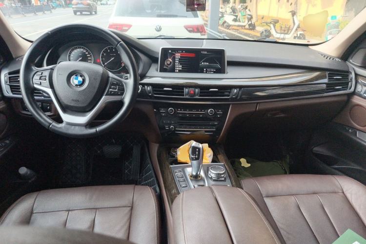 Used BMW X5 2014 xDrive35i Leading Model Center Console