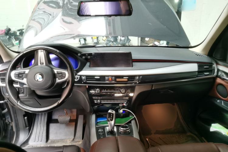 Used BMW X5 2014 xDrive35i Gasoline 5-seater U.S. specification Center Console