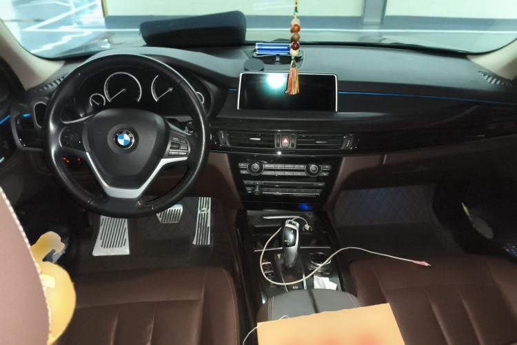 Used BMW X5  Center Console
