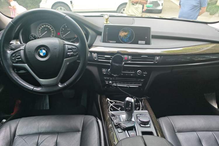 Used BMW X5 2014 xDrive35i Leading Model Center Console