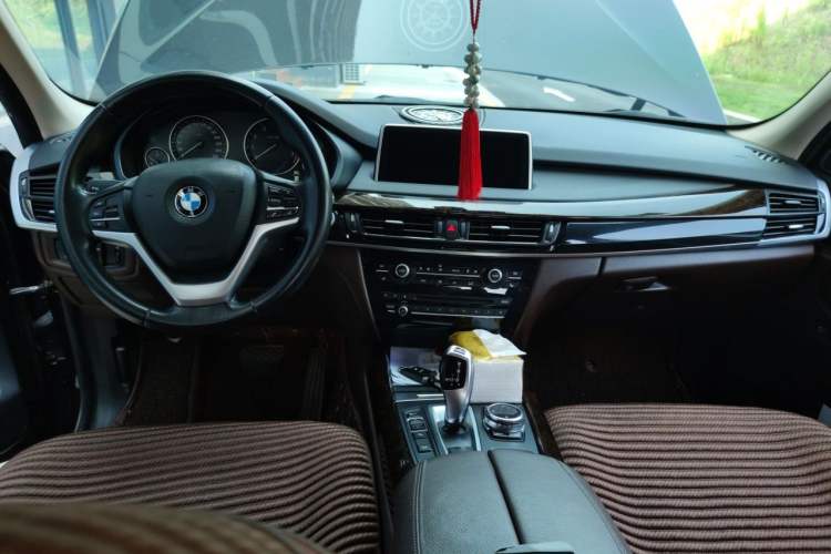 Used BMW X5 2014 xDrive35i Leading Model Center Console