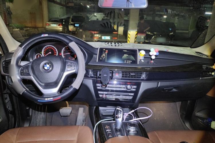 Used BMW X5 2014 xDrive35i Leading Model Center Console