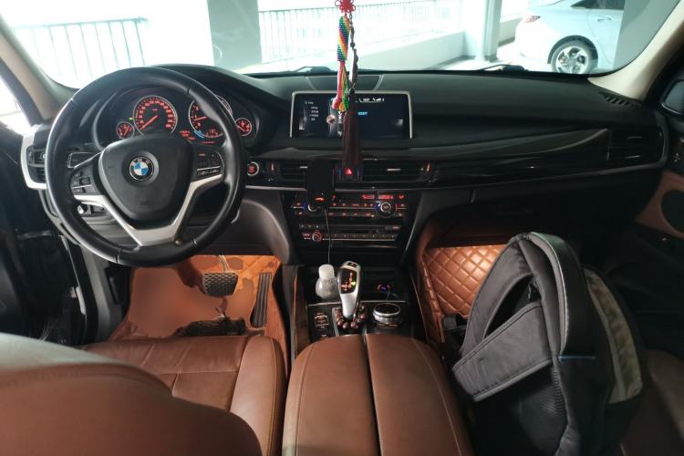 Used BMW X5 2014 xDrive35i Leading Model Center Console