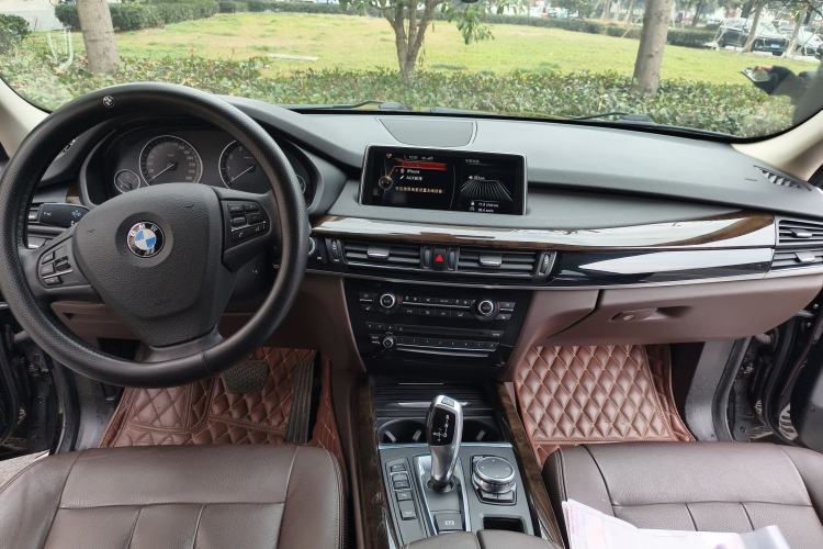 Used BMW X5 2014 xDrive35i Elegant Edition Center Console
