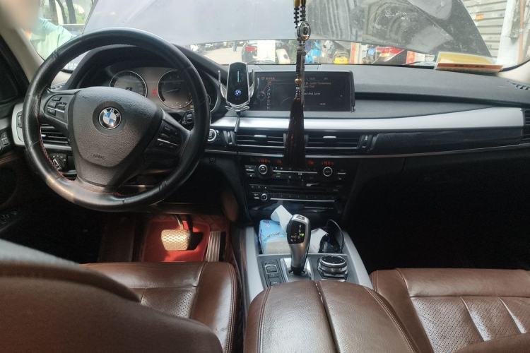 Used BMW X5 2014 xDrive35i Leading Model Center Console