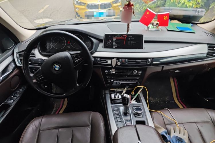 Used BMW X5 2014 xDrive30d Center Console