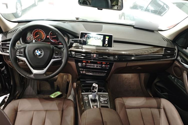 Used BMW X5 2014 xDrive35i Leading Model Center Console