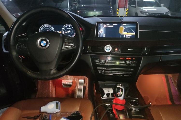 Used BMW X5 2014 xDrive35i Elegant Edition Center Console