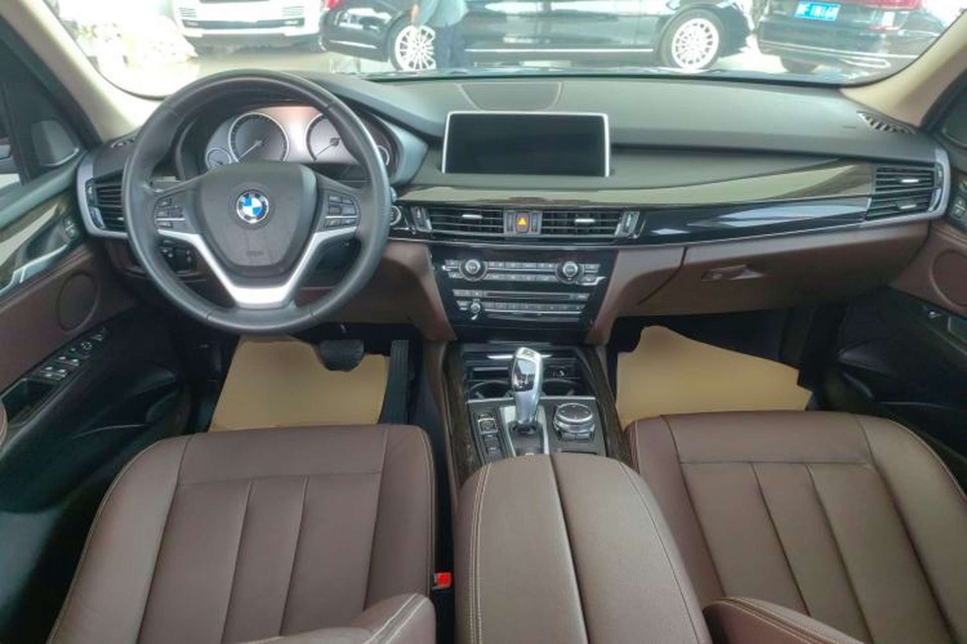 Used BMW X5 2014 xDrive35i Leading Model Center Console
