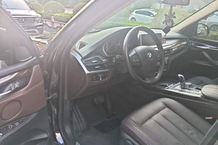 Used BMW X5 2014 xDrive35i Elegant Edition Driver Seat