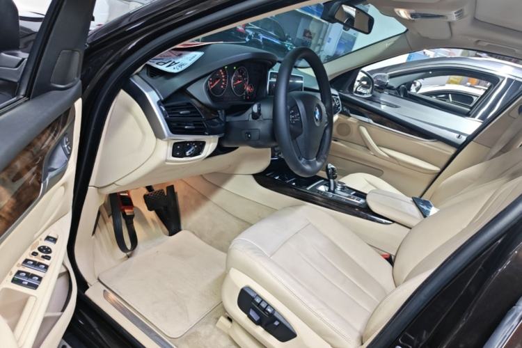 Used BMW X5 2014 xDrive35i Elegant Edition Driver Seat