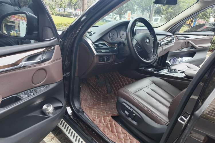 Used BMW X5 2014 xDrive35i Elegant Edition Driver Seat