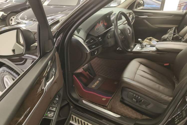 Used BMW X5 2014 xDrive35i Elegant Edition Driver Seat