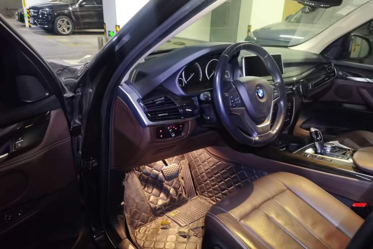 Used BMW X5 2014 xDrive35i Luxury Edition Driver Seat