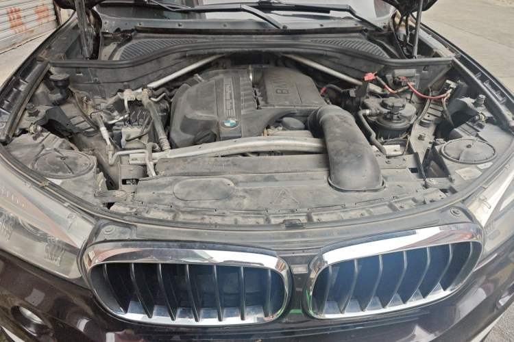 Used BMW X5 2014 xDrive35i Luxury Edition Engine Bay