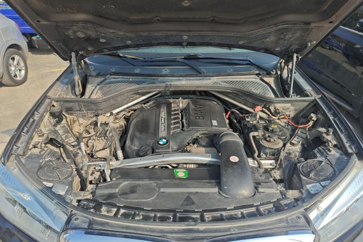 Used BMW X5 2014 xDrive35i Elegant Edition Engine Bay