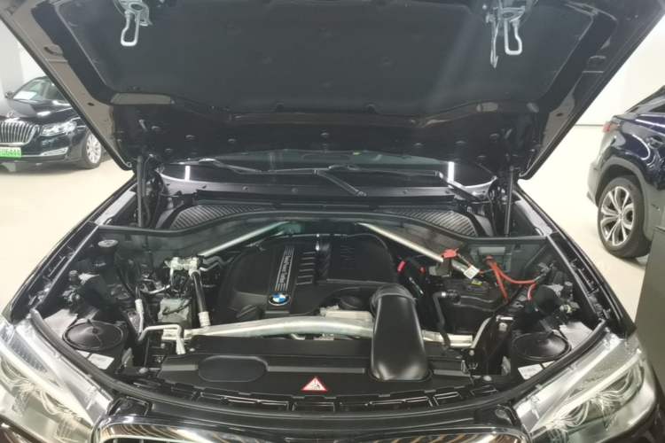 Used BMW X5 2014 xDrive35i Elegant Edition Engine Bay
