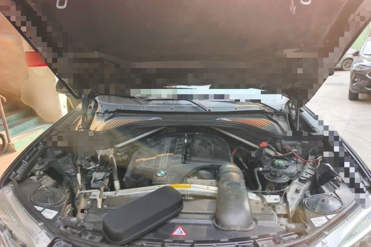Used BMW X5 2014 xDrive35i Leading Model Engine Bay