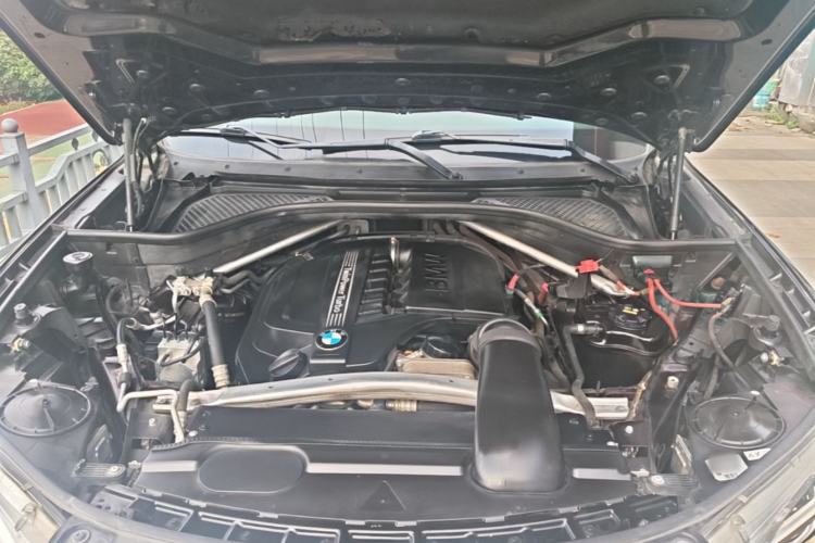 Used BMW X5 2014 xDrive35i Elegant Edition Engine Bay