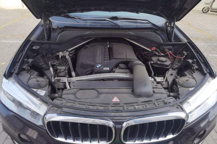 Used BMW X5 2014 xDrive35i Elegant Edition Engine Bay