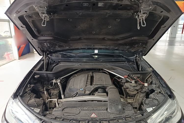 Used BMW X5 2014 xDrive35i Elegant Edition Engine Bay