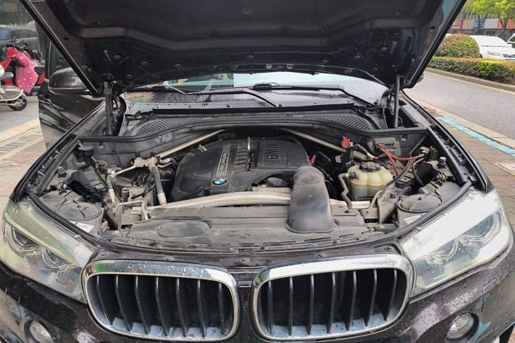 Used BMW X5 2014 xDrive35i Elegant Edition Engine Bay