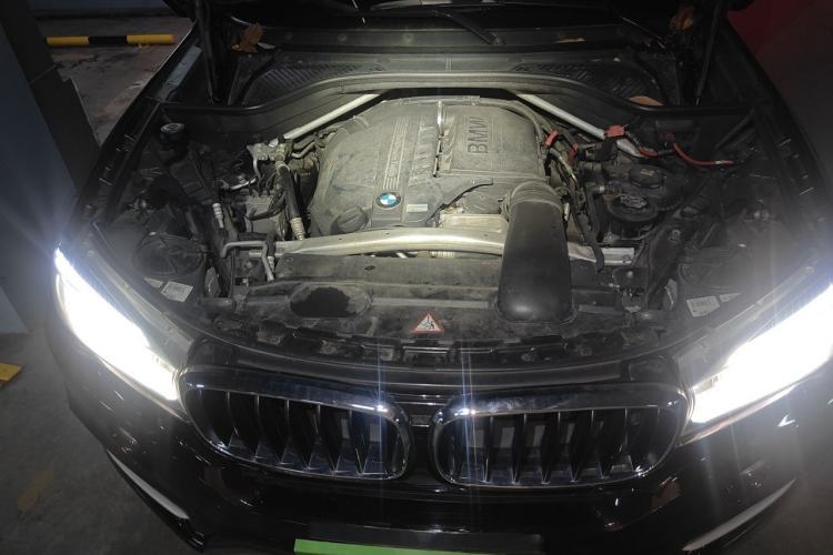 Used BMW X5 2014 xDrive35i Luxury Edition Engine Bay