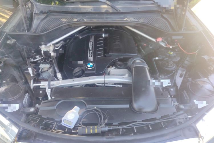 Used BMW X5 2014 xDrive35i Leading Model Engine Bay