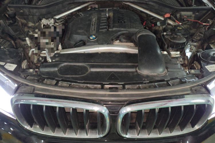 Used BMW X5 2014 xDrive35i Luxury Edition Engine Bay