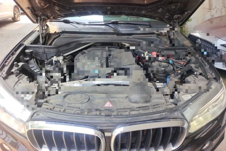 Used BMW X5 2014 xDrive35i Luxury Edition Engine Bay