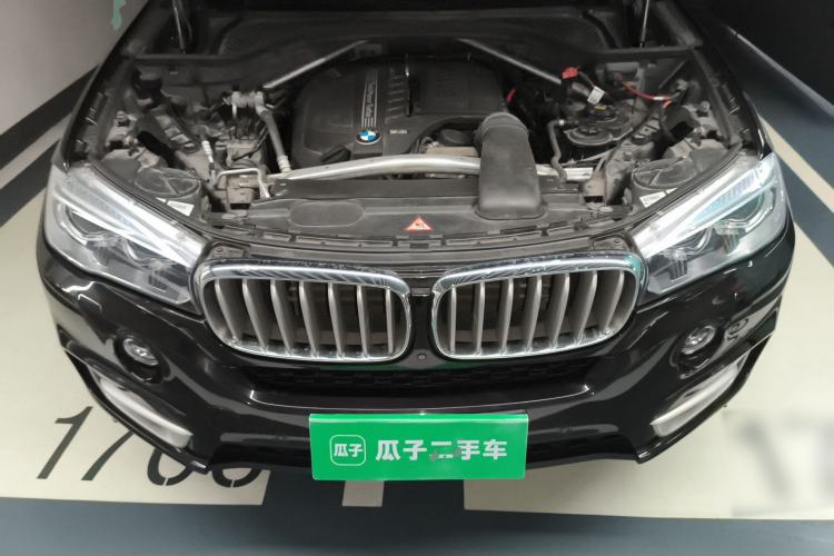 Used BMW X5  Engine Bay