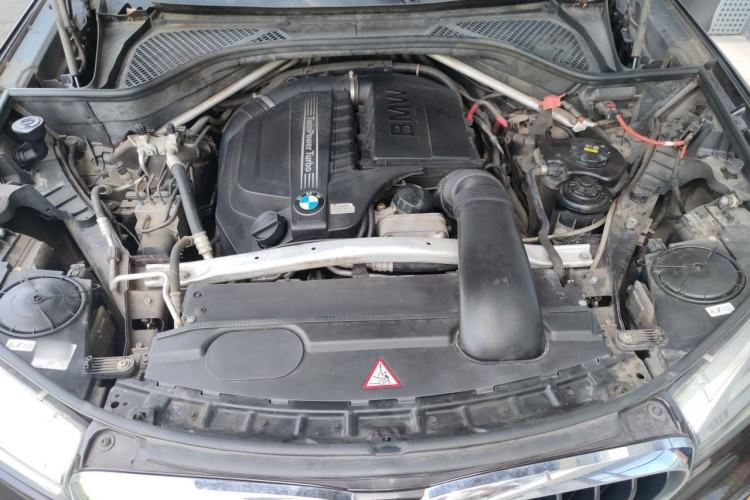 Used BMW X5 2014 xDrive35i Leading Model Engine Bay
