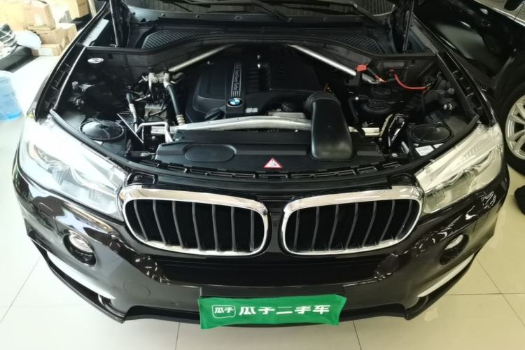Used BMW X5 2014 xDrive35i Leading Model Engine Bay