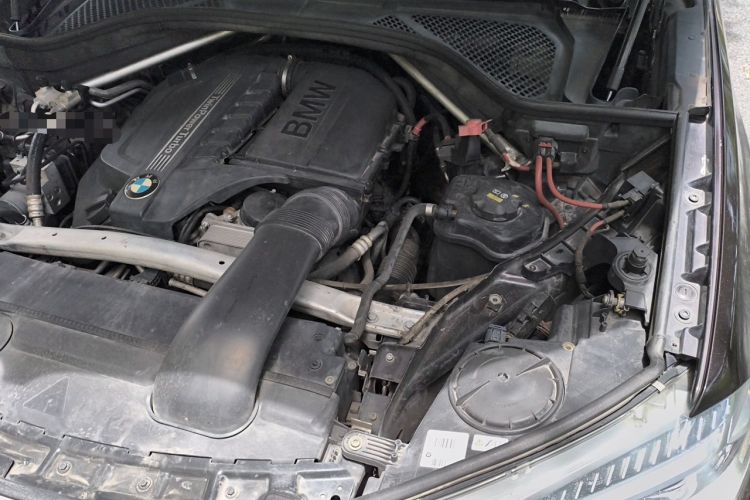 Used BMW X5 2014 xDrive35i Elegant Edition Engine Bay Left