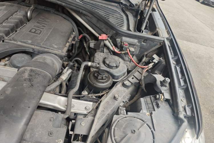 Used BMW X5 2014 xDrive35i Luxury Edition Engine Bay Left