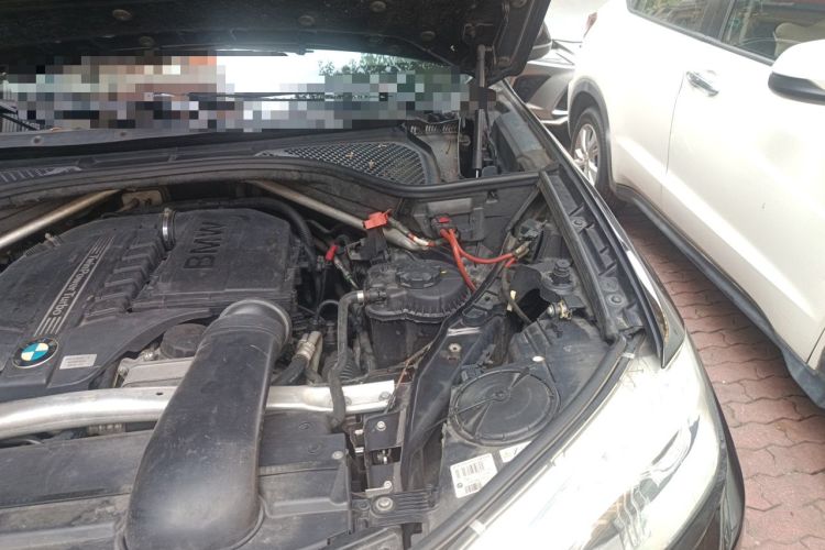 Used BMW X5 2014 xDrive35i Elegant Edition Engine Bay Left
