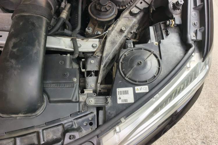 Used BMW X5 2014 xDrive35i Leading Model Engine Bay Left