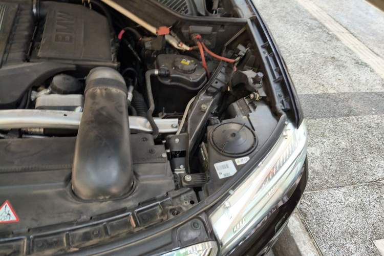 Used BMW X5 2014 xDrive35i Elegant Edition Engine Bay Left