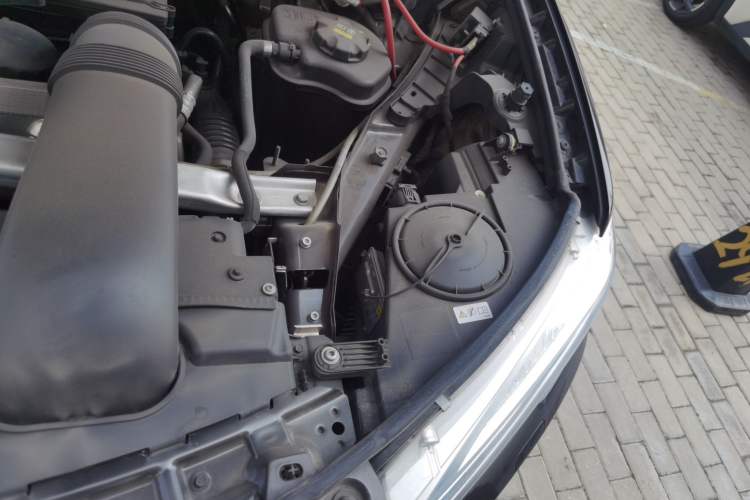 Used BMW X5 2014 xDrive35i Elegant Edition Engine Bay Left