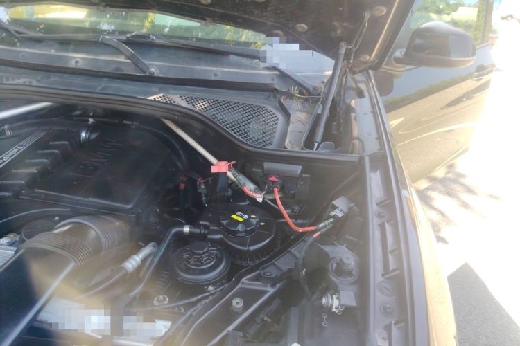 Used BMW X5 2014 xDrive35i Leading Model Engine Bay Left