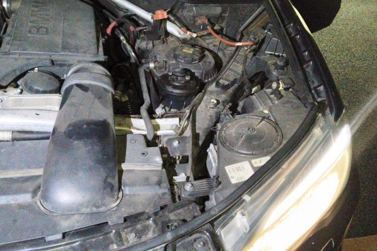 Used BMW X5 2014 xDrive35i Luxury Edition Engine Bay Left
