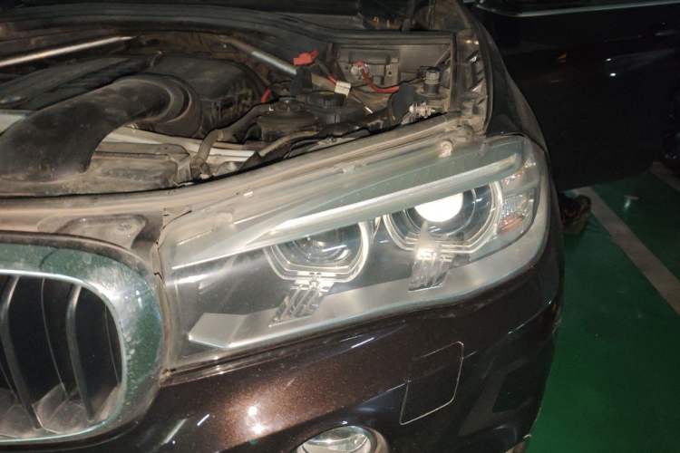 Used BMW X5 2014 xDrive35i Elegant Edition Engine Bay Left