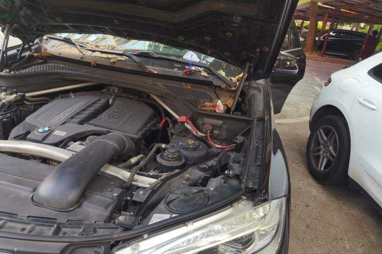 Used BMW X5 2014 xDrive35i Leading Model Engine Bay Left