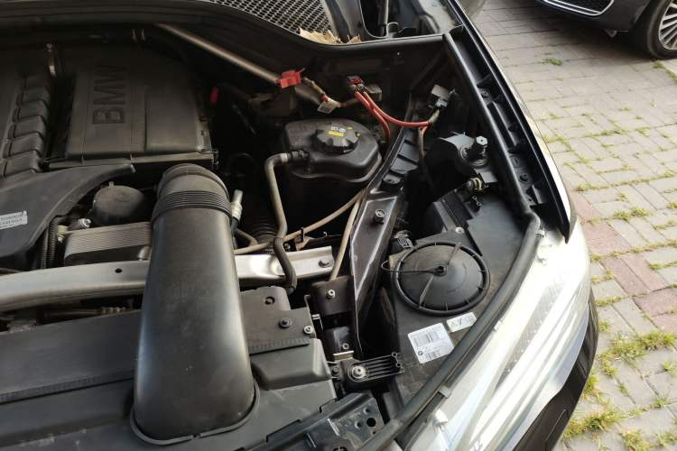 Used BMW X5 2014 xDrive35i Elegant Edition Engine Bay Left