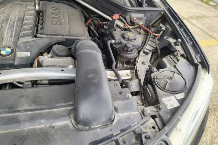 Used BMW X5 2014 xDrive35i Elegant Edition Engine Bay Left