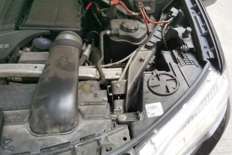 Used BMW X5 2014 xDrive35i Gasoline 5-seater U.S. specification Engine Bay Left